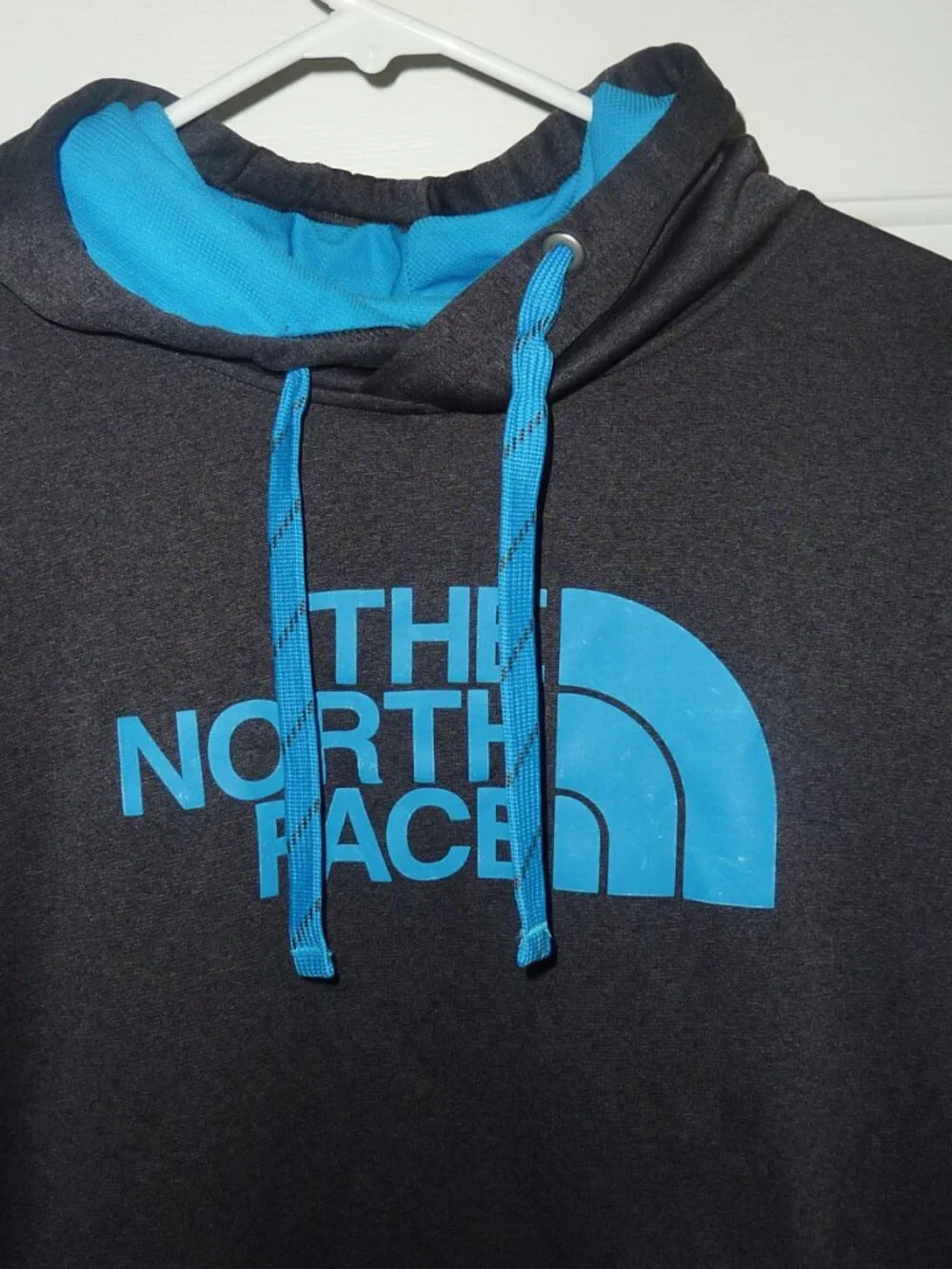 The North Face Long Sleeved Pullover Hoodie With Pockets Size Men's XL